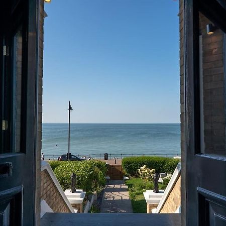 Stylish Beachfront Apartment, Sweeping Ocean Views And Luxury Touches Herne Bay Εξωτερικό φωτογραφία