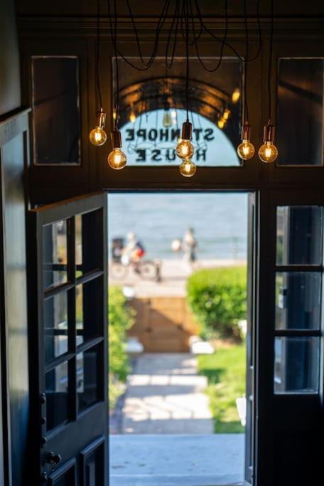 Stylish Beachfront Apartment, Sweeping Ocean Views And Luxury Touches Herne Bay Εξωτερικό φωτογραφία